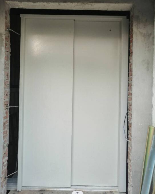 福永電梯公司,福永鳳凰工廠載貨電梯,采用客梯同步主機(jī)現(xiàn)場施工圖